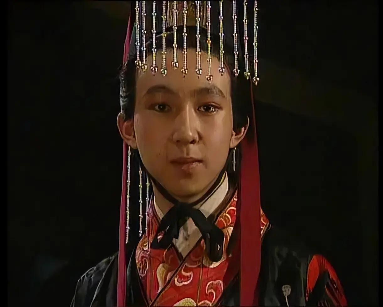 看了蔡邕的奏章，汉灵帝为什么会叹息？
桓、灵二帝在《三国演义》里一闪而过，但大部