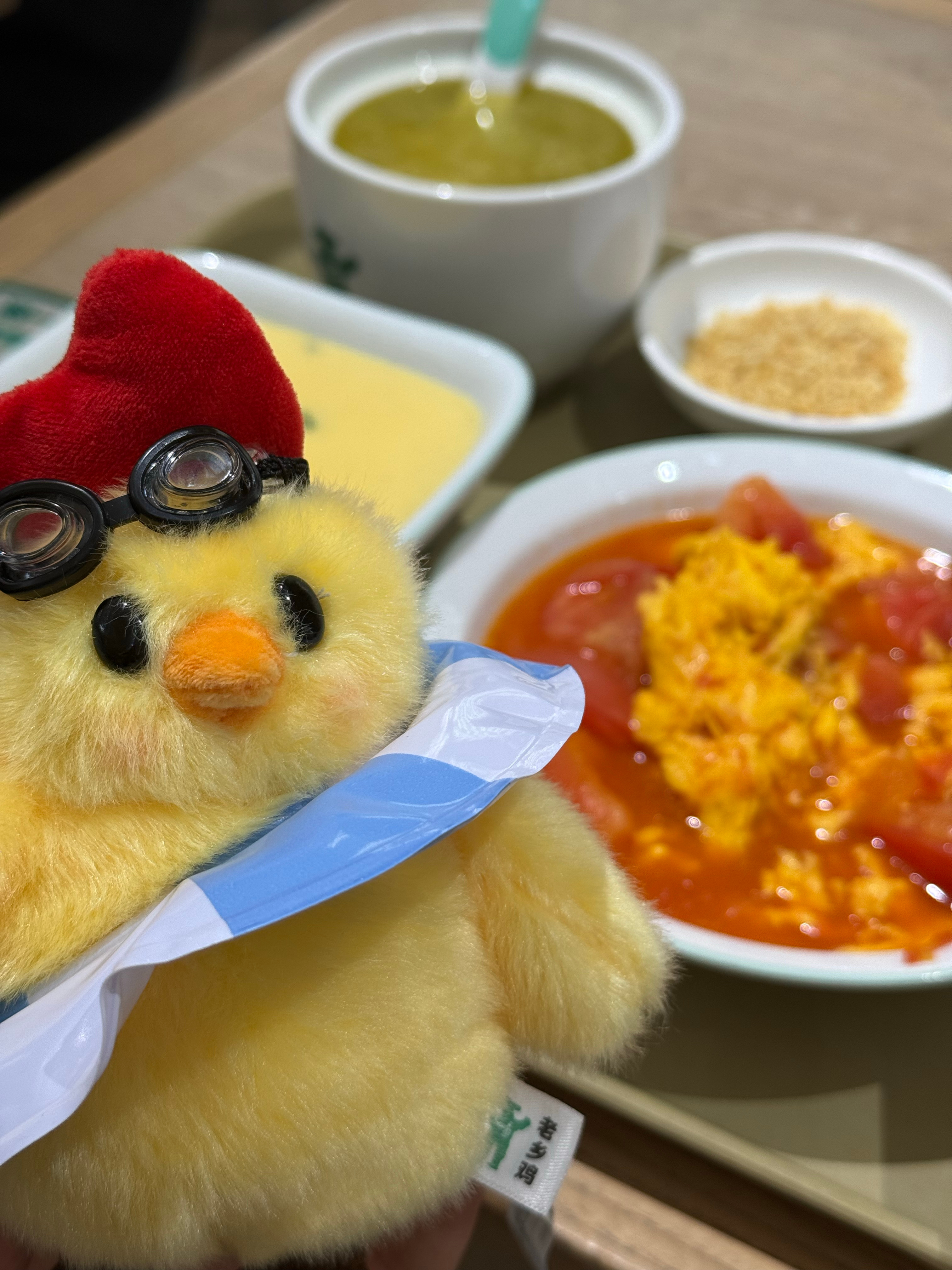 小鸡get！拿完餐发现才今天晚上好像吃的是鸡的全家…私密马赛汪顺老乡鸡全球健康代