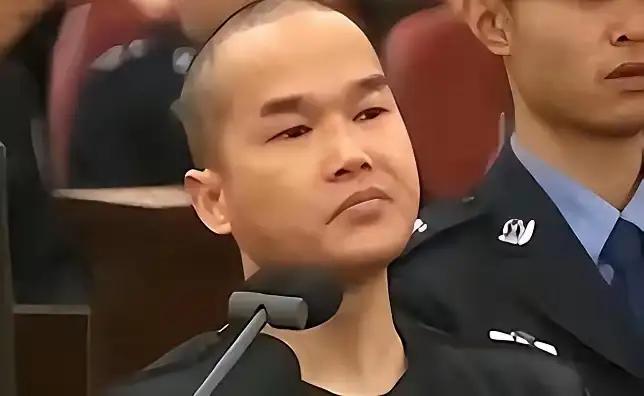 2018年张扣扣杀死王家三人，唯独不杀王自新妻子：她有不死的理由。​​1996年