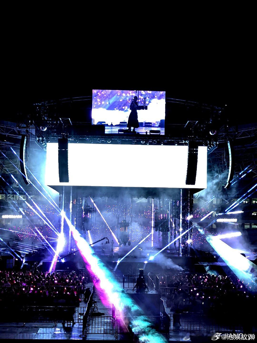 #华晨宇说不要再说我写的歌很难了# 花花的歌就像一杯美酒，需要慢慢品味。他的音乐