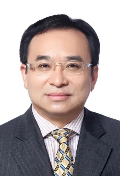 社保基金揪出“大硕鼠”，副部级王文灵被拿下
 
刚刚步入耳顺之年的王文灵，倒在了