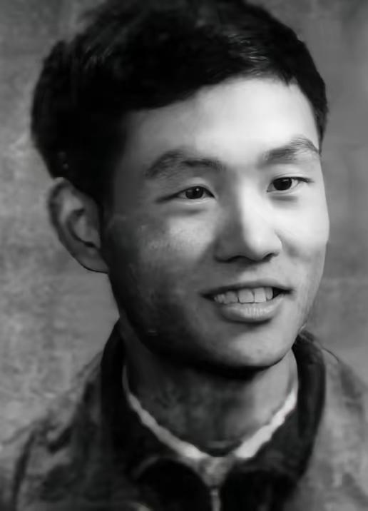 1970年，一知青因一首歌判死刑，被公审后，审判员给他的宣判竟然是"有期徒刑10