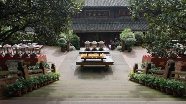 千古一帝康熙：半生纵横定山河，一世仁心润九州