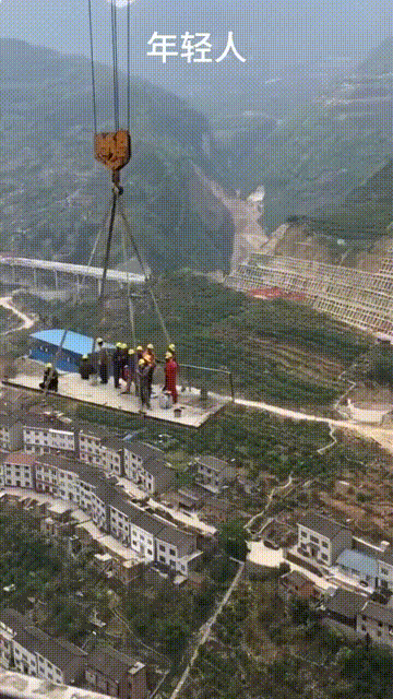 图1看着挺危险，实际更危险
图2这变身也是相当炸裂的
图3哥们回去吧，新娘不想嫁