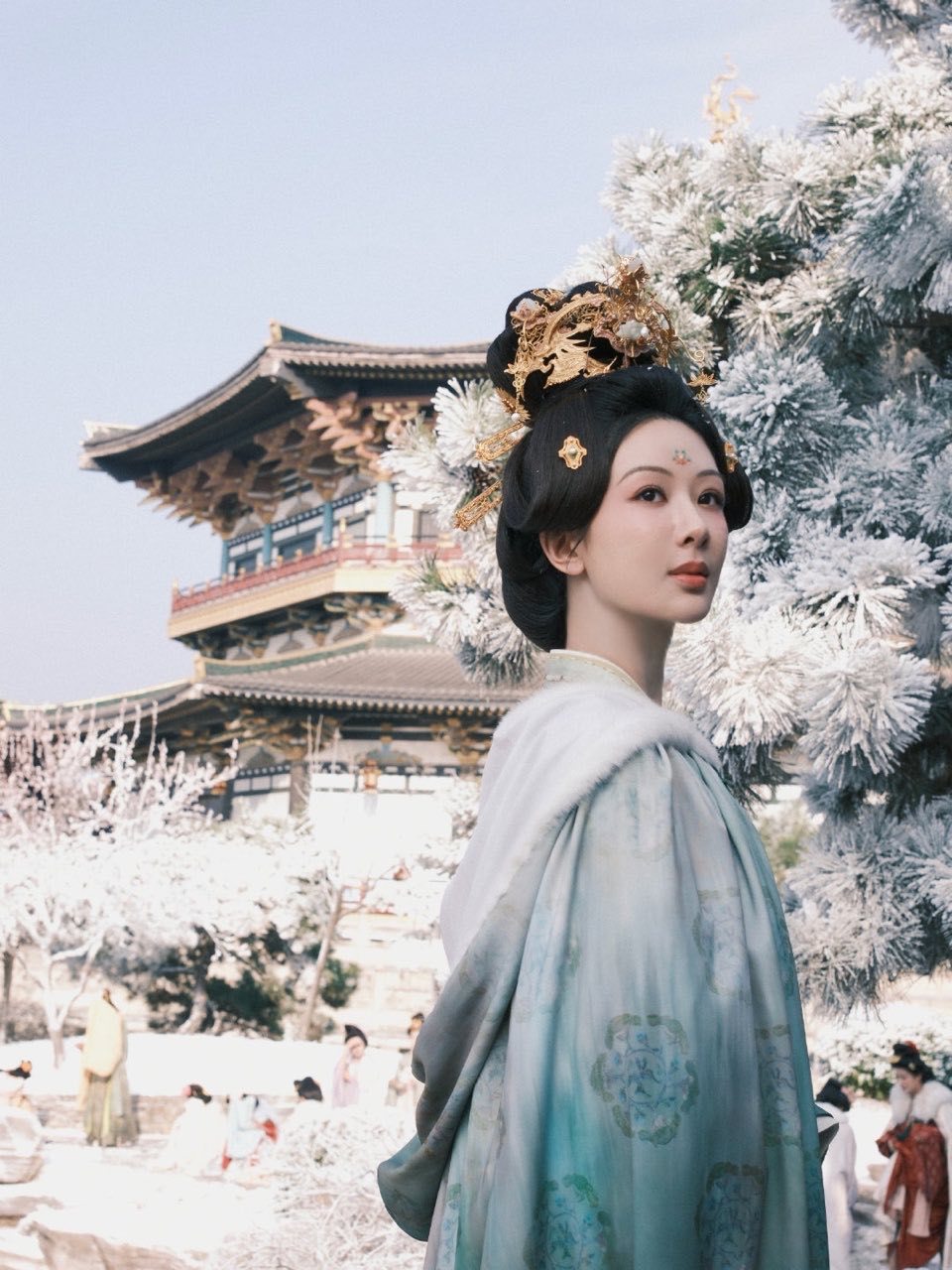 李现晒何惟芳给杨紫庆生李现晒照给杨紫庆生李现晒照祝老同学杨紫 生日快乐！ ​​​