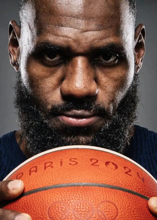 詹姆斯首节5中0：时代终结还是智慧沉淀？

当詹姆斯在湖人对阵猛龙的比赛中首节5