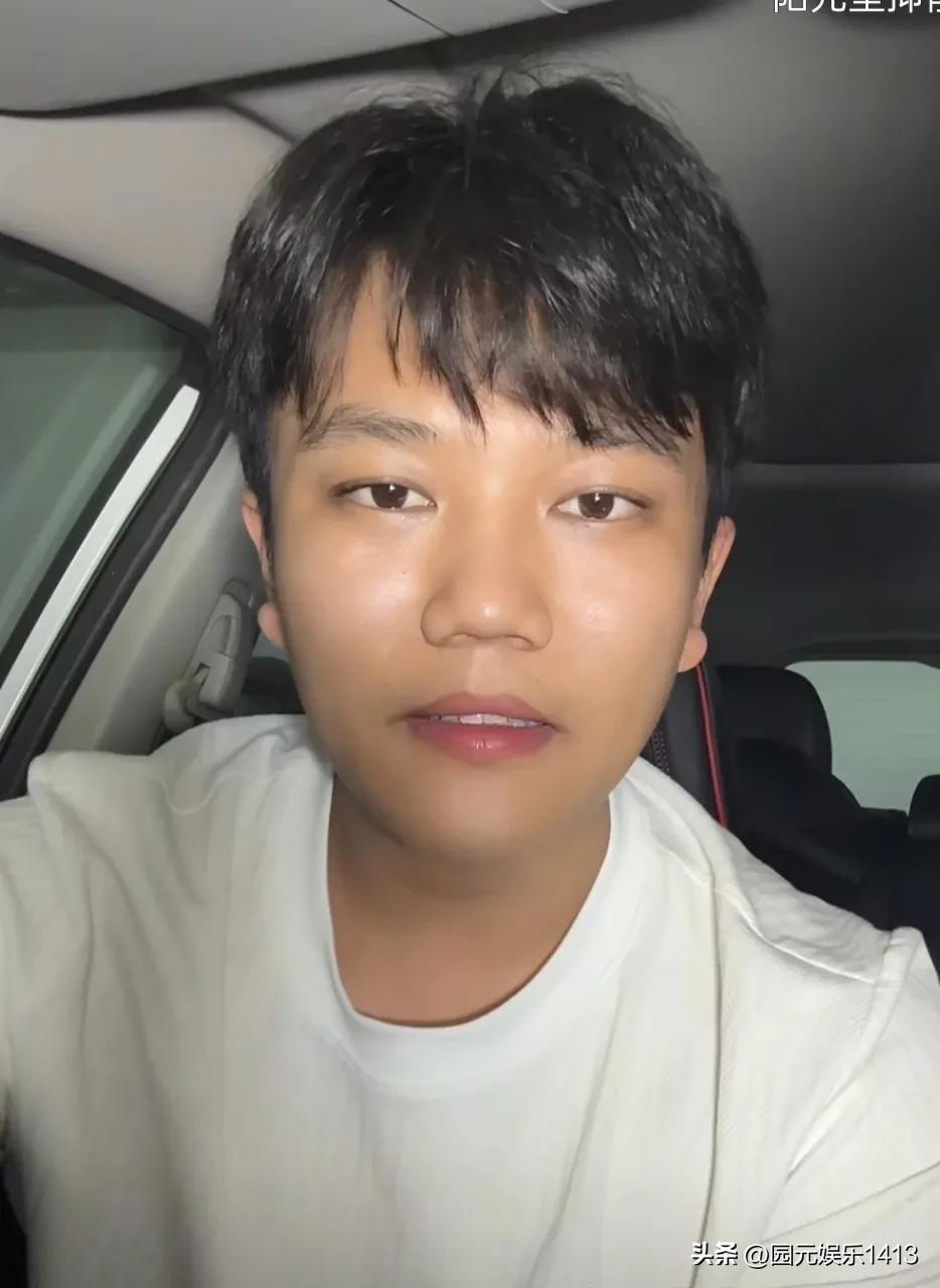 解清帅昨天更新视频，视频中他说刚从妈妈家回来。妈妈的抑郁症复发了，满眼都是心疼。