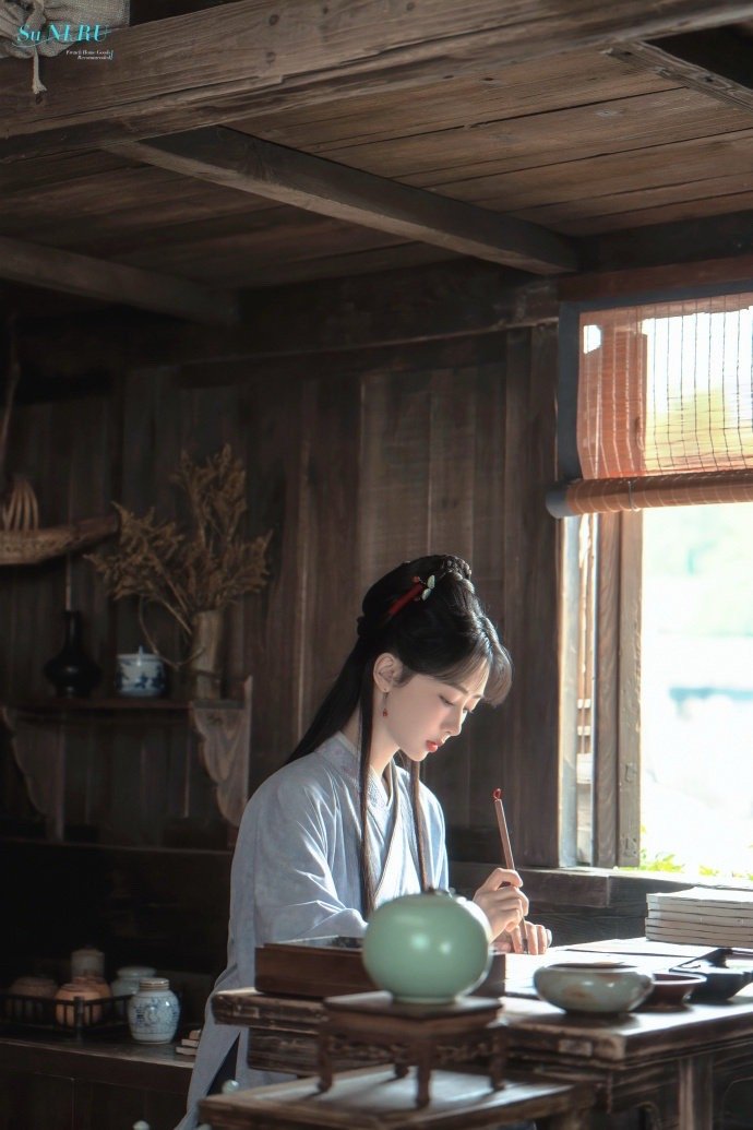 杨紫玉兰花开君再来 💜杨紫董竹君 想借一缕清风追赶你和心动💗𝓘 𝔀𝓪?