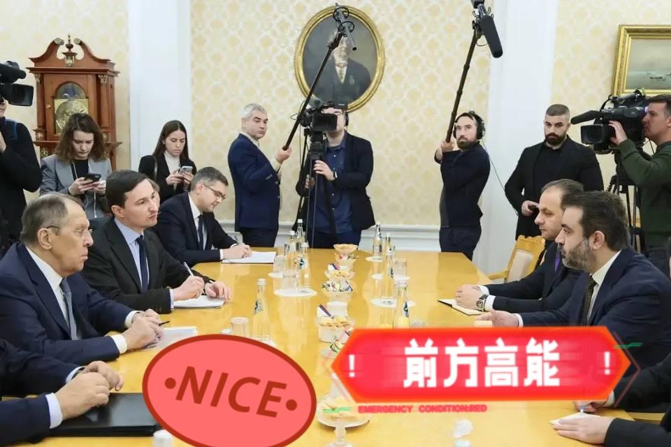 当地时间23日，叙利亚过渡政府外交部长希巴尼和国防部长卡斯拉到访俄罗斯，会见俄总