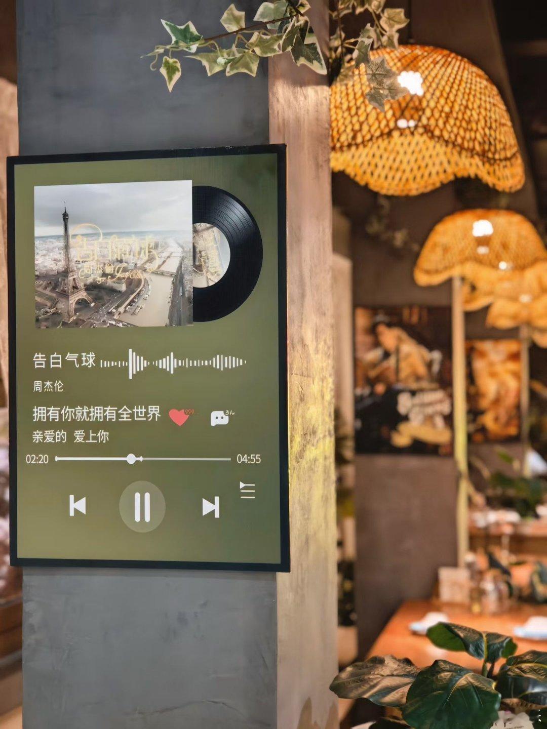 嘉善居然还有主题餐厅，真是高大上。 ​​​