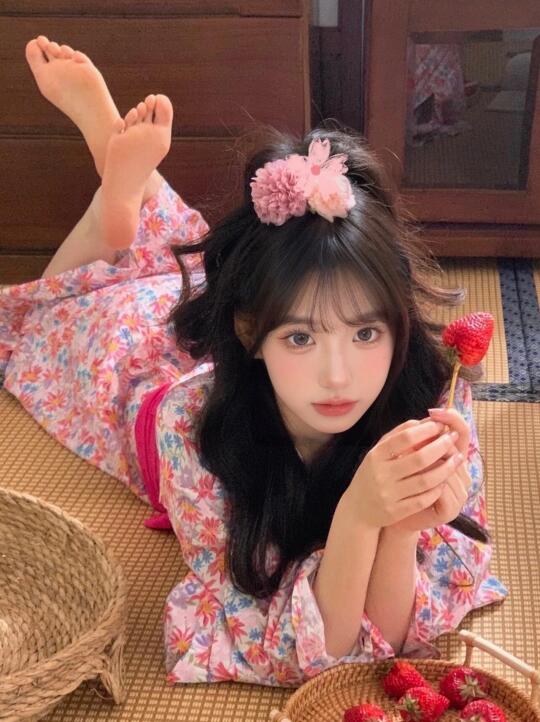 一眼万年的草莓味和服美少女