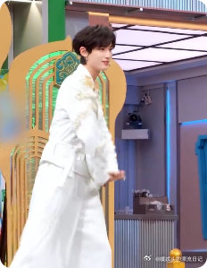 你好星期六你好事做尽  你好星期六歌单 + 丁程鑫名场面直接封神！《Sugar 