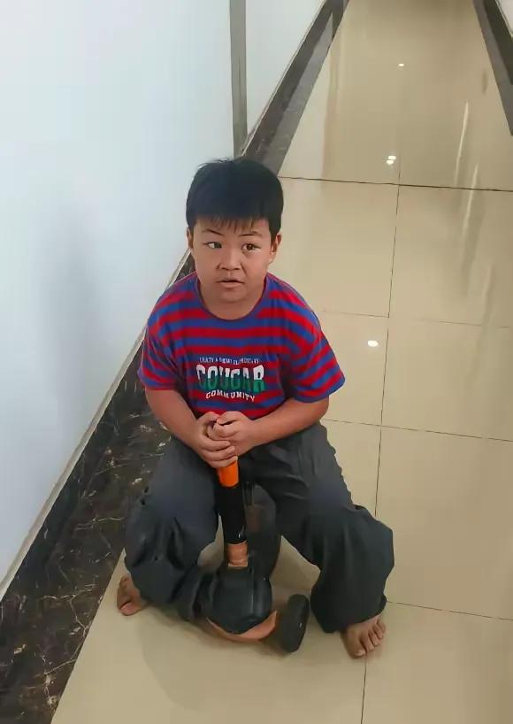 万万没想到！河南荥阳，一名7岁小男孩，仅仅因为太想念舅舅，趁着奶奶在家做饭的空档