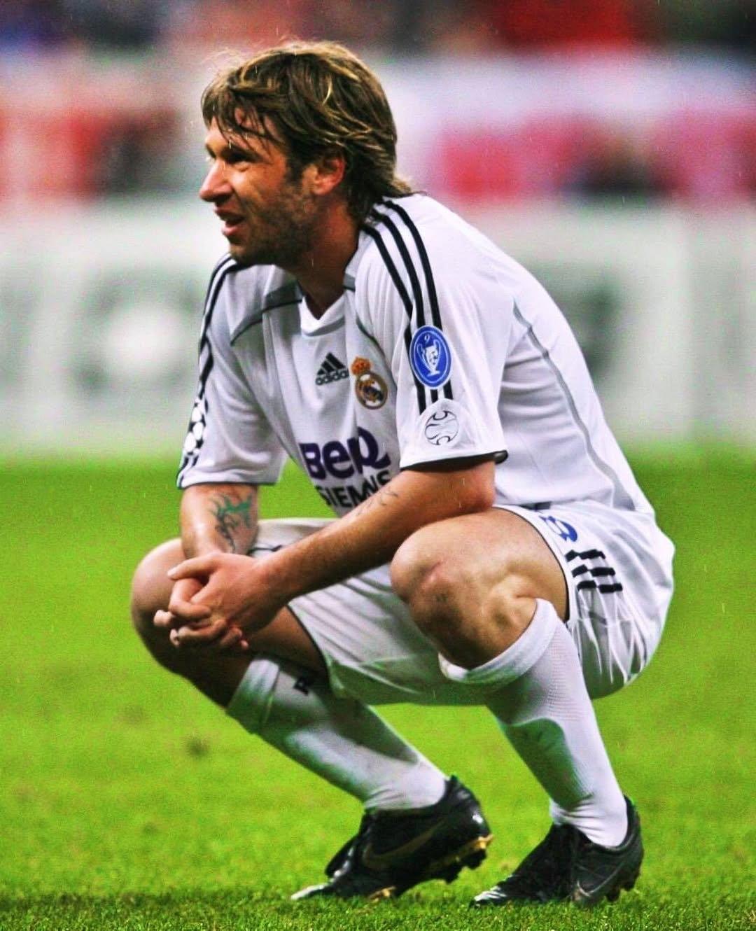 有些球员，是被对手击败的。

但有些球员，是被自己毁掉的。

卡萨诺，就是后者。