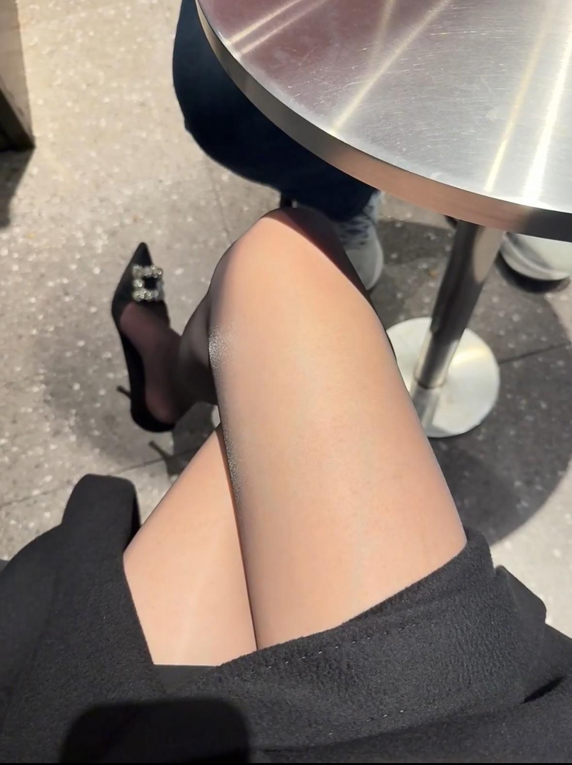 美腿第一季为什么大部分丝袜都是黑色的 矮个子的丰满女孩怎么穿衣好看 御姐丝袜