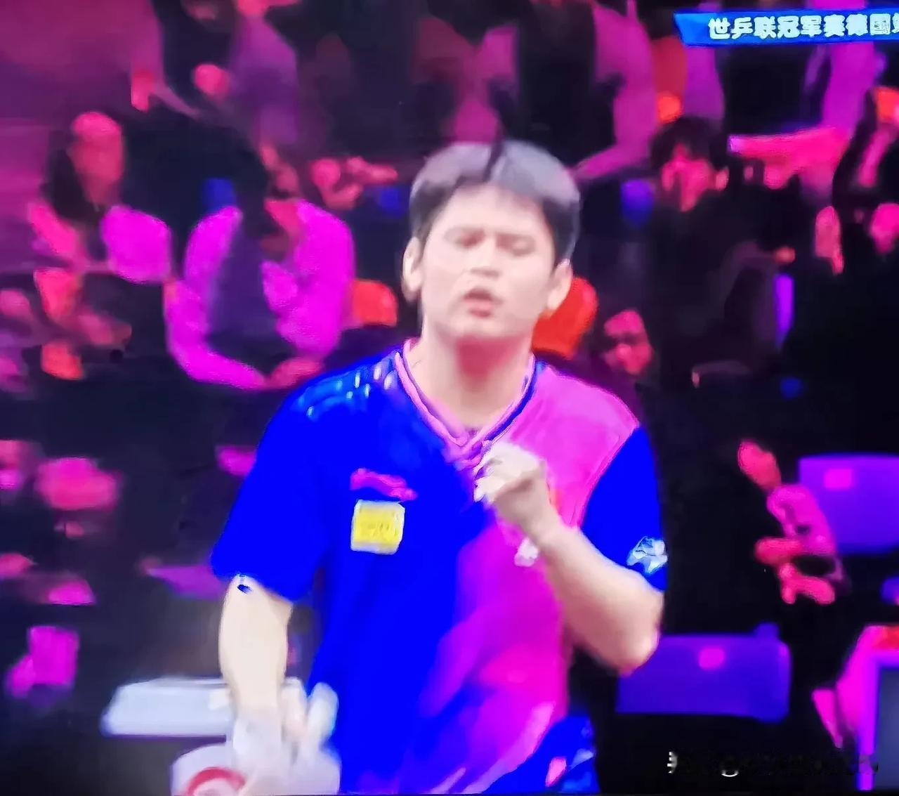 对于林诗栋，不能只关注他的竞技成绩，还要关心他的身体发育
小石头现在炙手可热，他
