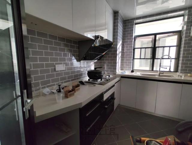 开放式厨房是很宽敞，可油烟问题怎么解决？