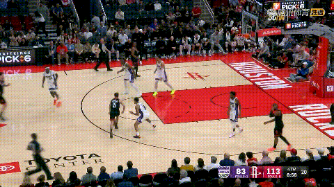 火箭超级球星申京的传球真是极具想象力！在今天火箭主场迎战国王的比赛中，当时比赛进