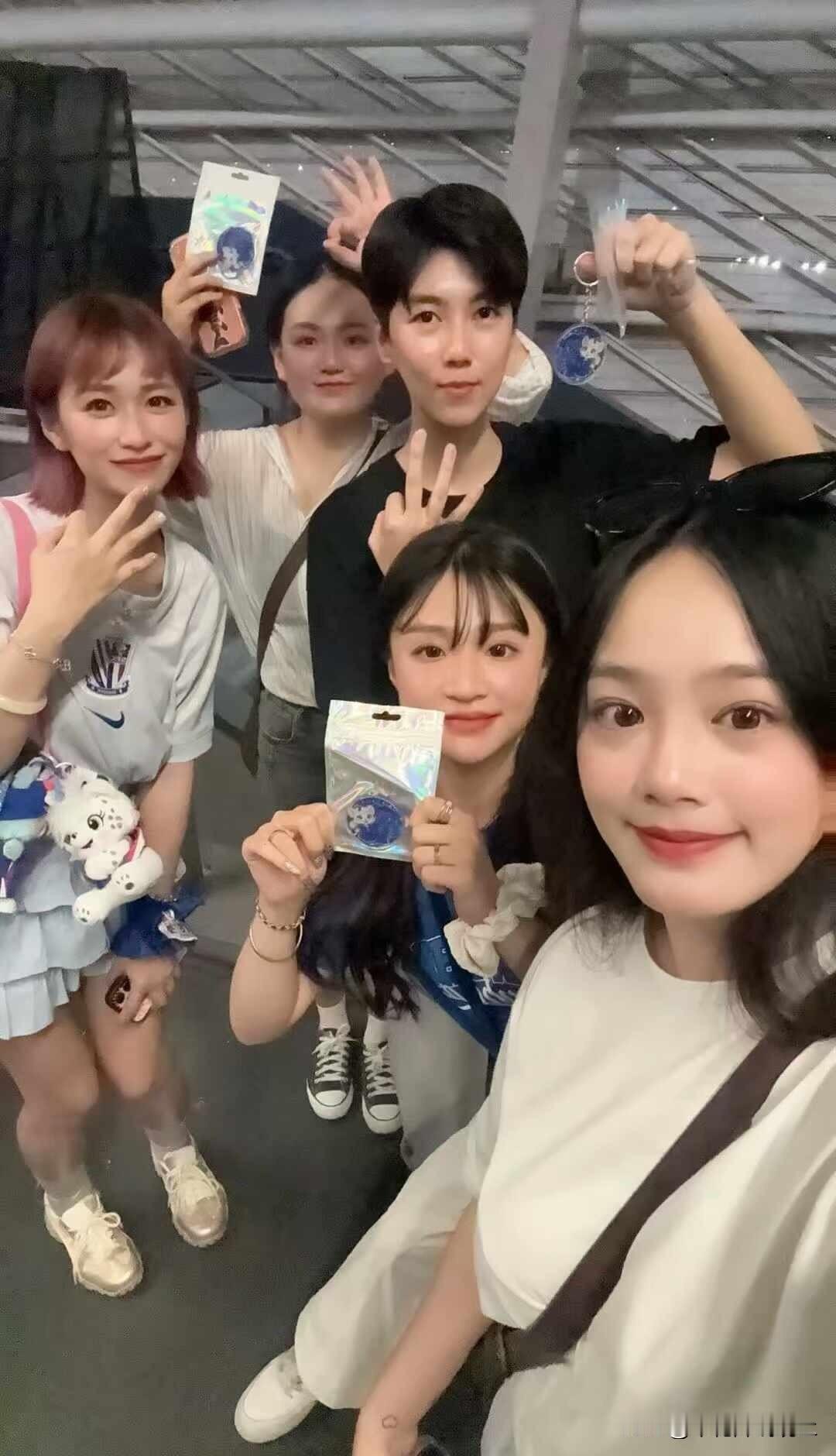 上海球迷跟台湾球迷一起带回三分[偷笑][偷笑][偷笑]
上海申花 中超 上海申花