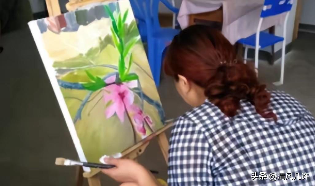 “侮辱艺术”，山东一大妈模仿大师的画，被女儿在网上以200元的价格卖出，爆红网络