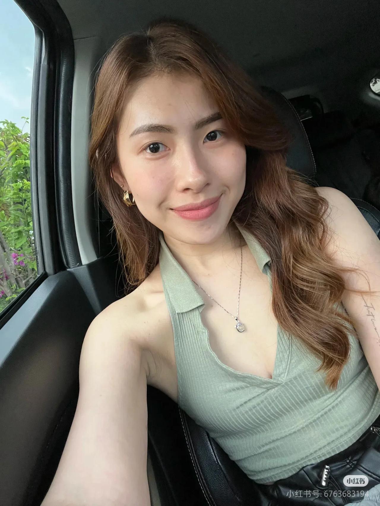 话说大马近几年就推出了许多样靓身材正，气质也相当不错的新晋博主，而碎碎就是其中之