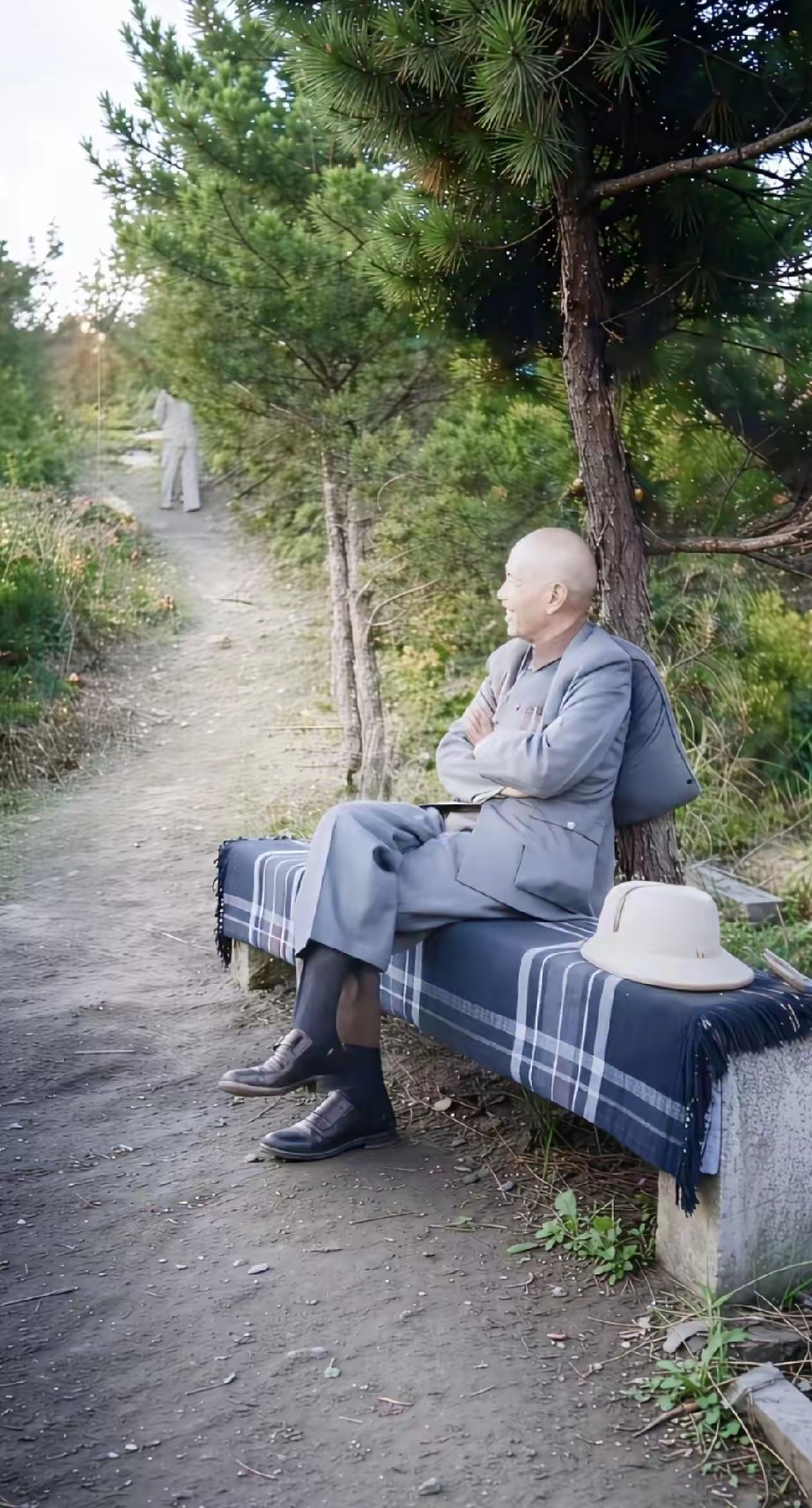 这张照片是40年代，蒋介石驻留庐山时期拍下的，庐山是蒋介石当年在国内最重要的一处