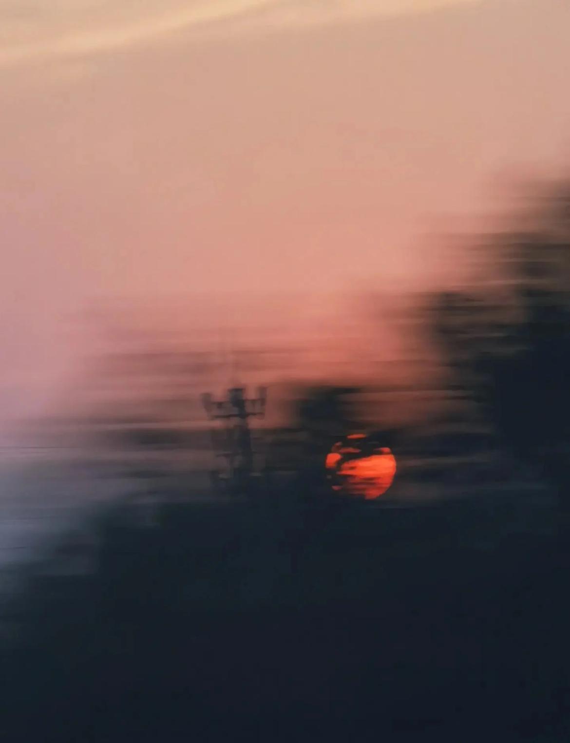 对下联原创1. 把酒论古今

2. 泼墨绘山河