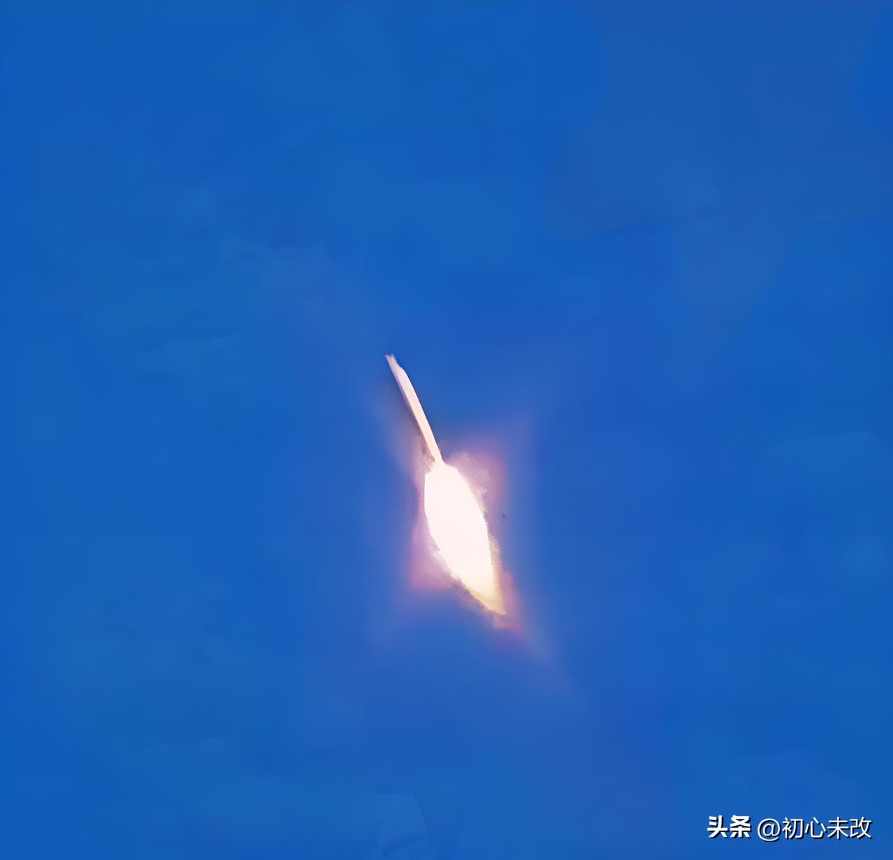 伊朗刚对以色列发动了至今为止力度最强的一次打击，一口气打出30枚超重型导弹，每枚