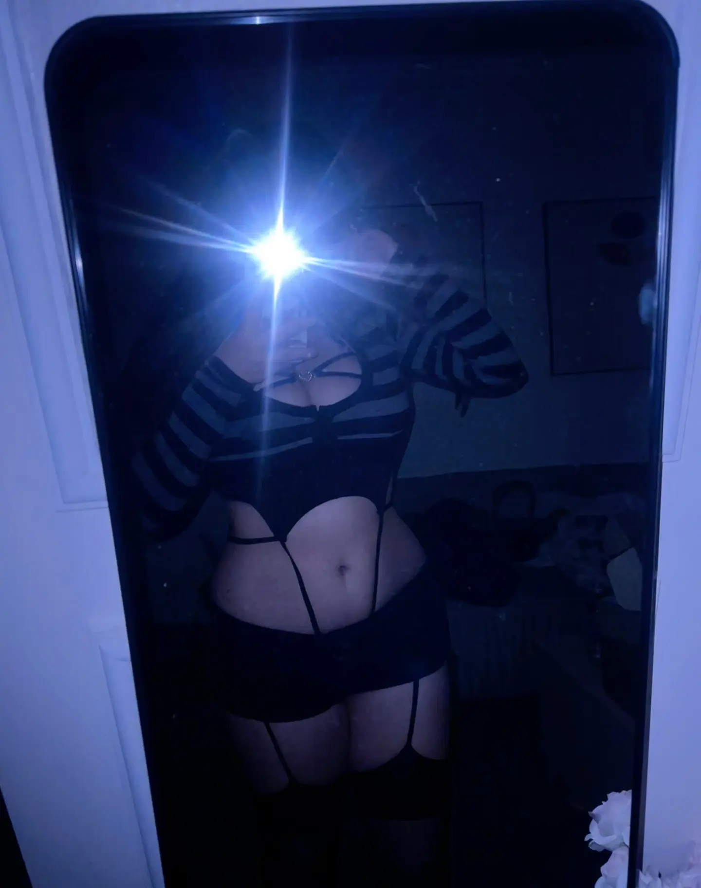 对视吧 眼睛很难说慌。