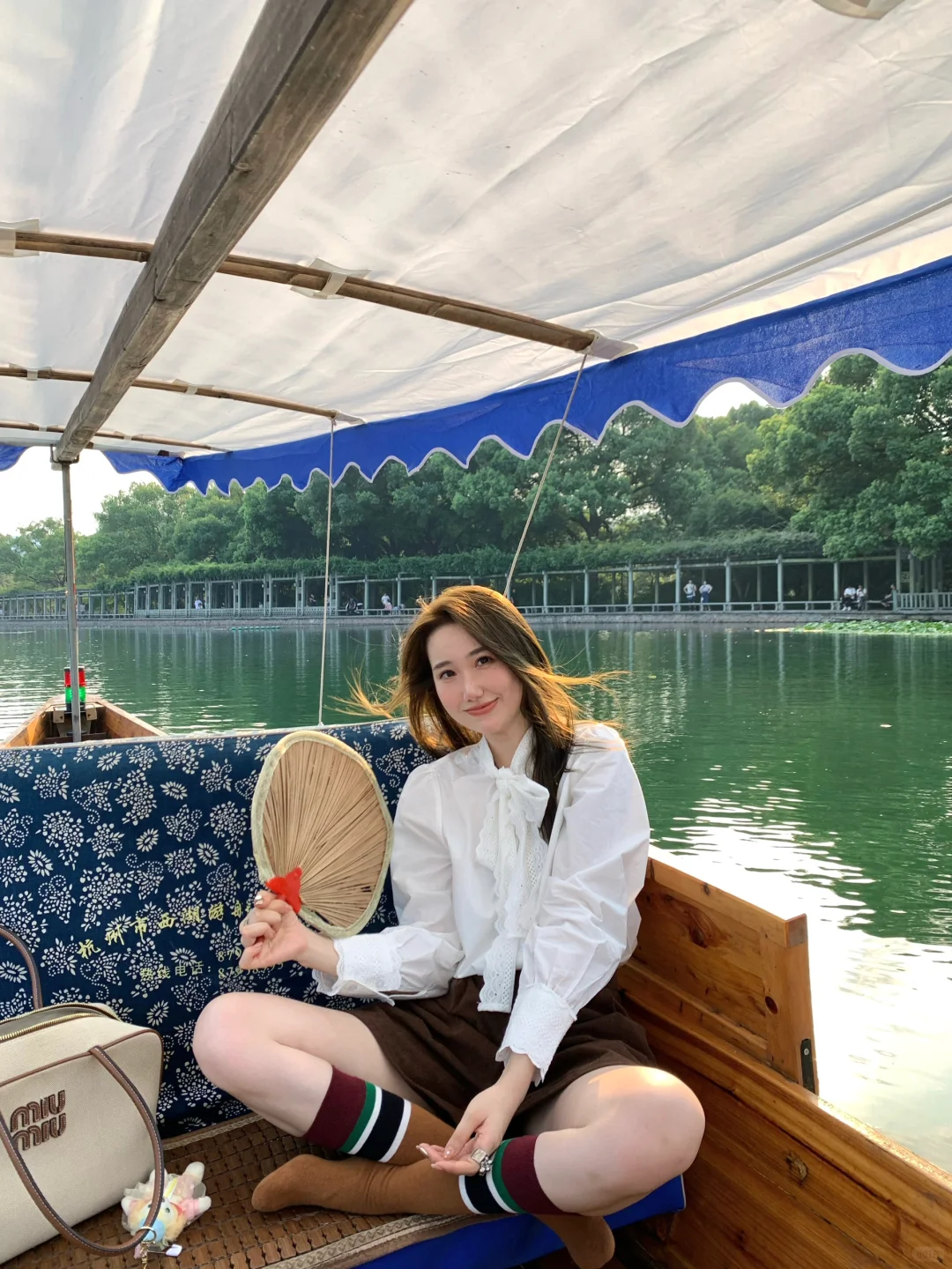西湖坐手摇船plog 好美丽好惬意🚣