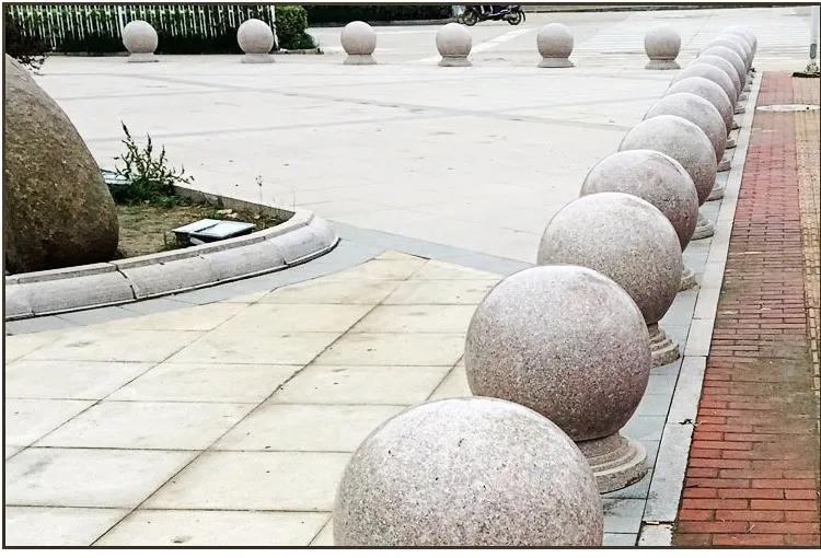 残障up主吐槽轮椅难进商场：石墩子拦路，无障碍通道狭窄危险。关爱特殊人群，让社会