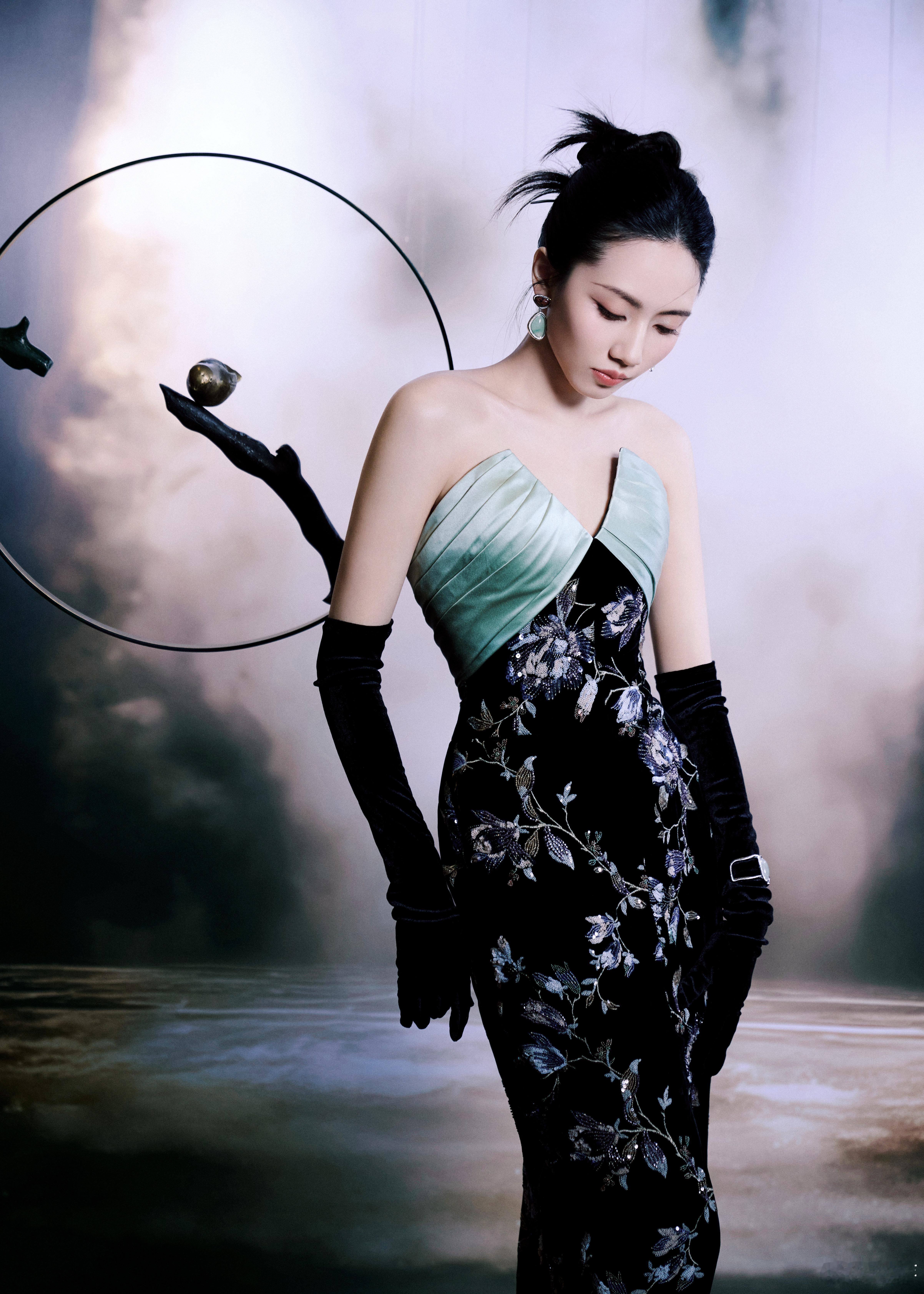 刘惜君颜人中合唱太戳心刘惜君再唱追梦人 这一次的合作无疑是音乐的盛宴，两位歌手以