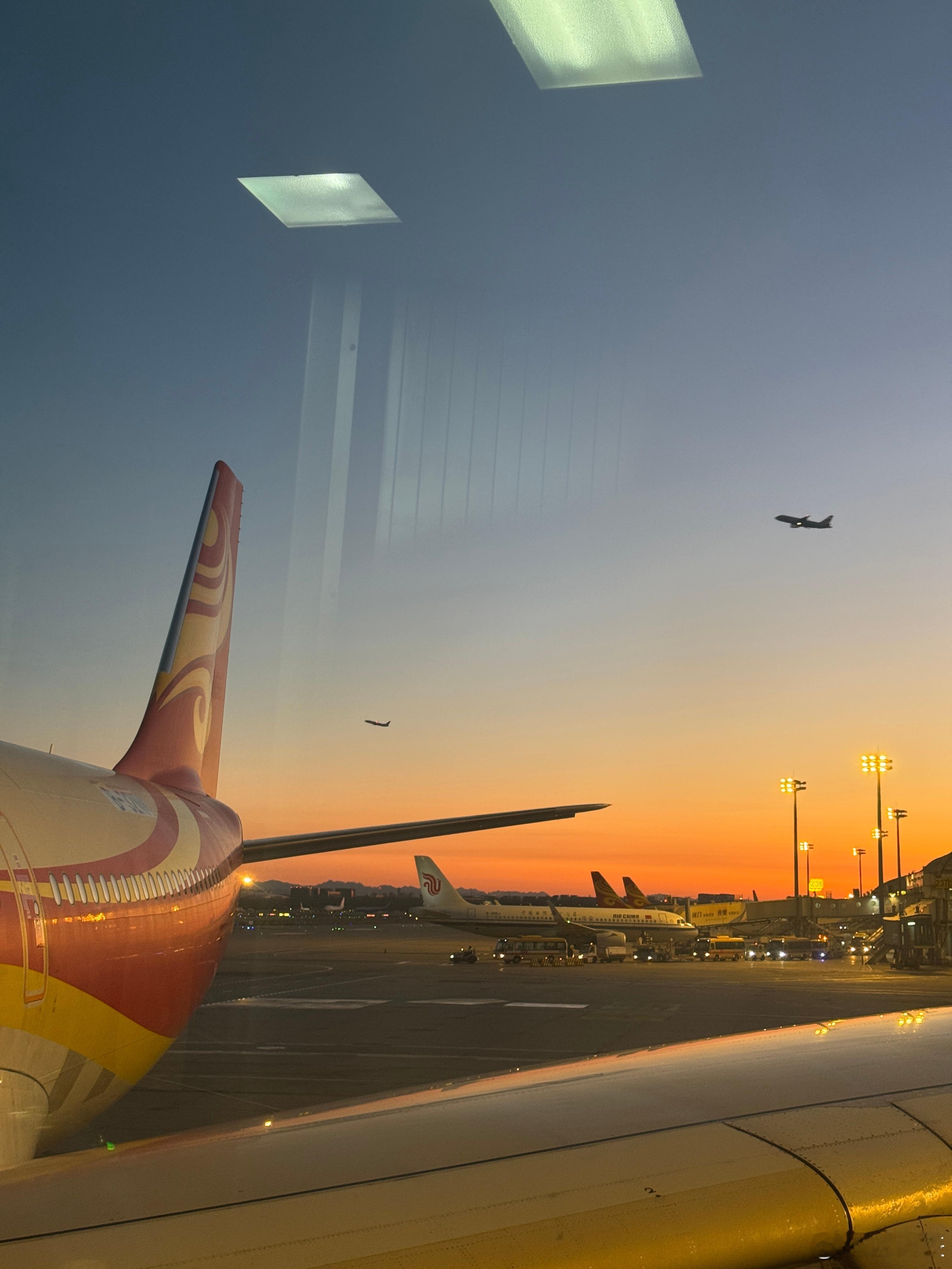 这把是赶上了，甚至还蹭了个吃的迷惑行为大赏赶飞机 北京·首都机场T2航站楼