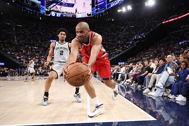 泰伦-卢的水平有多差，我觉得光一点就可以充分证明了。巴图姆第一节上去已经够差了，