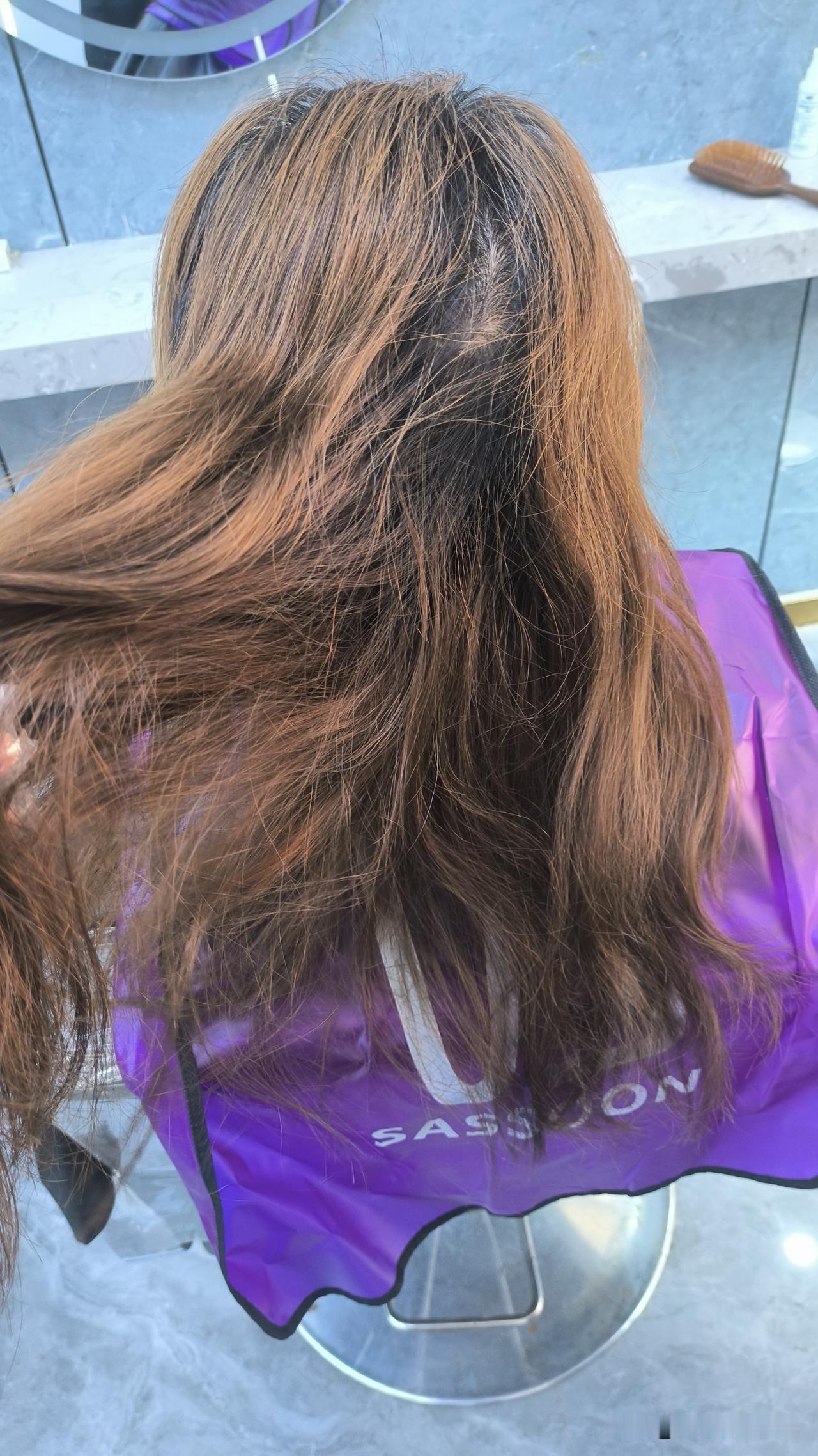 为何如今美发越来越难做?今年夏天是理发店比较难熬的时候，因为你所谓的老顾客基本上
