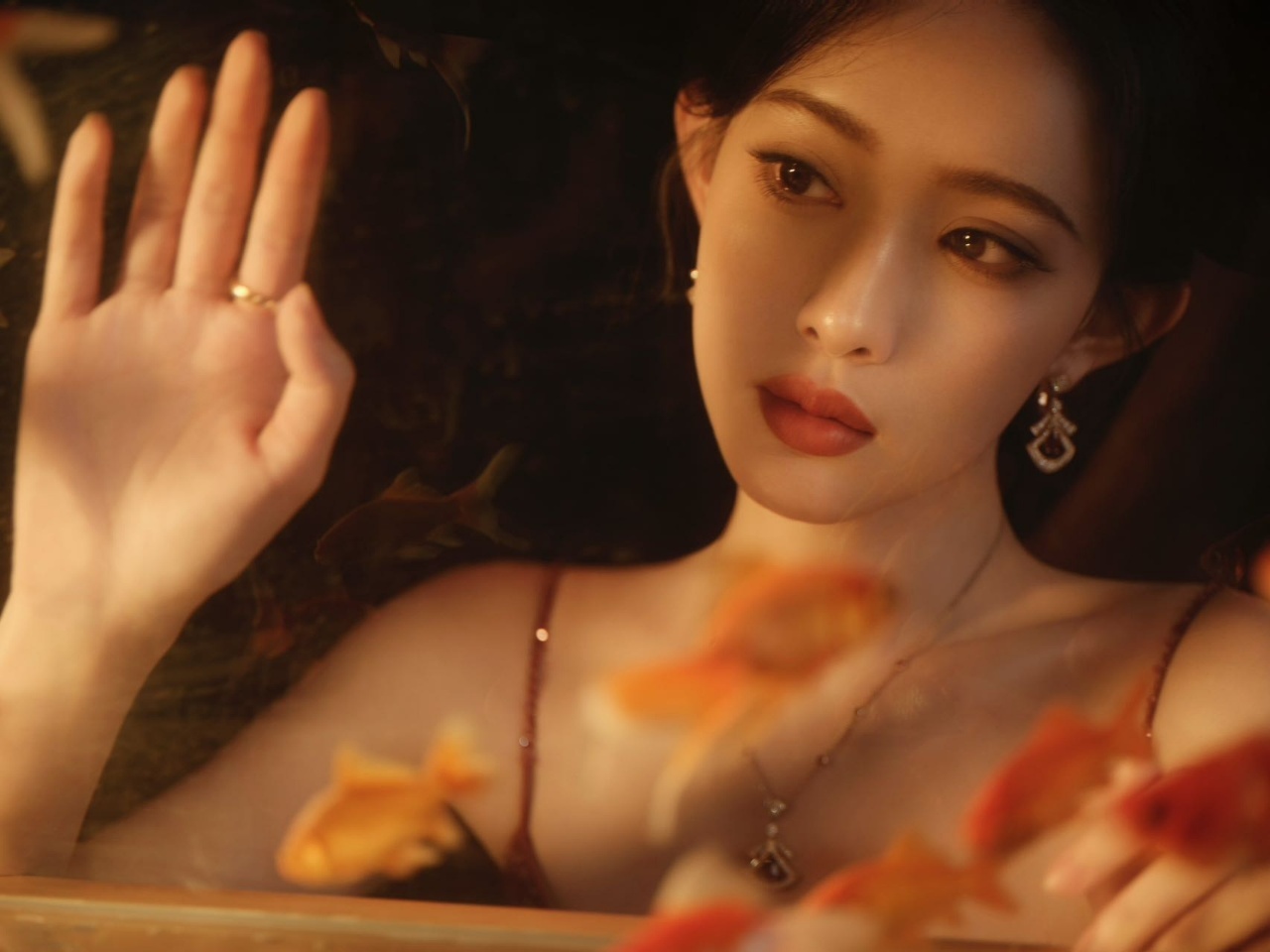 孟子义金鱼7秒落泪我说孟子义你别太会！红裙加落泪杀我个措手不及，民国虐文女主直接