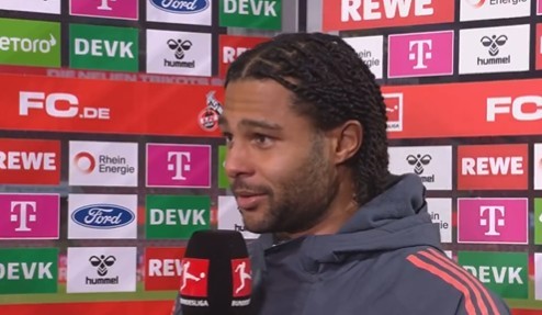 dqd评论区说这张像布拉德皮特 ⚠️注：图二下面为布拉德皮特 