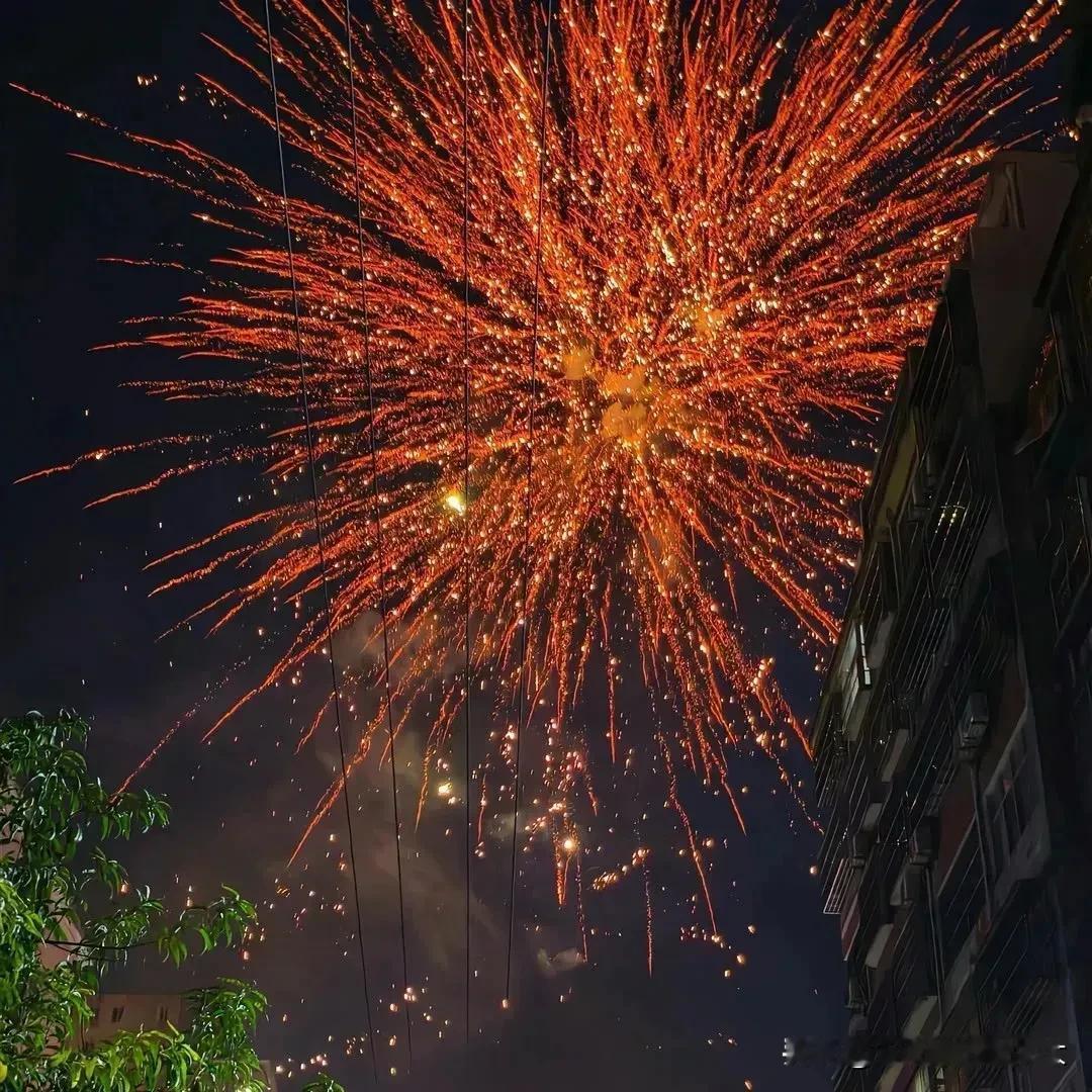 ②⓪②⑤◠‿◠
岁岁年年，万喜万般宜