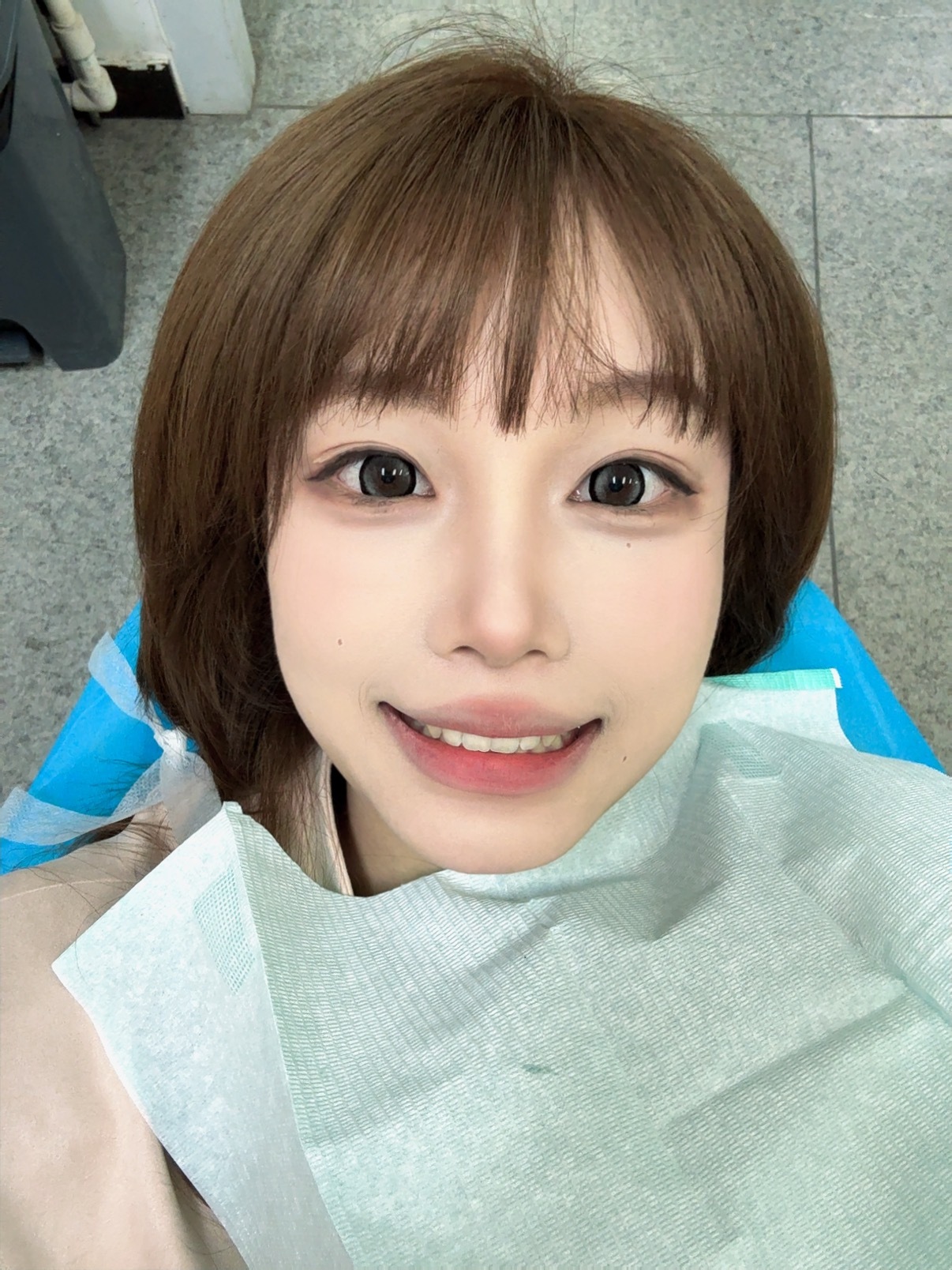 夹某人终于下定决心要大战蛀牙了小时候根管治疗的痛苦还历历在目…这次绝对要让医生给