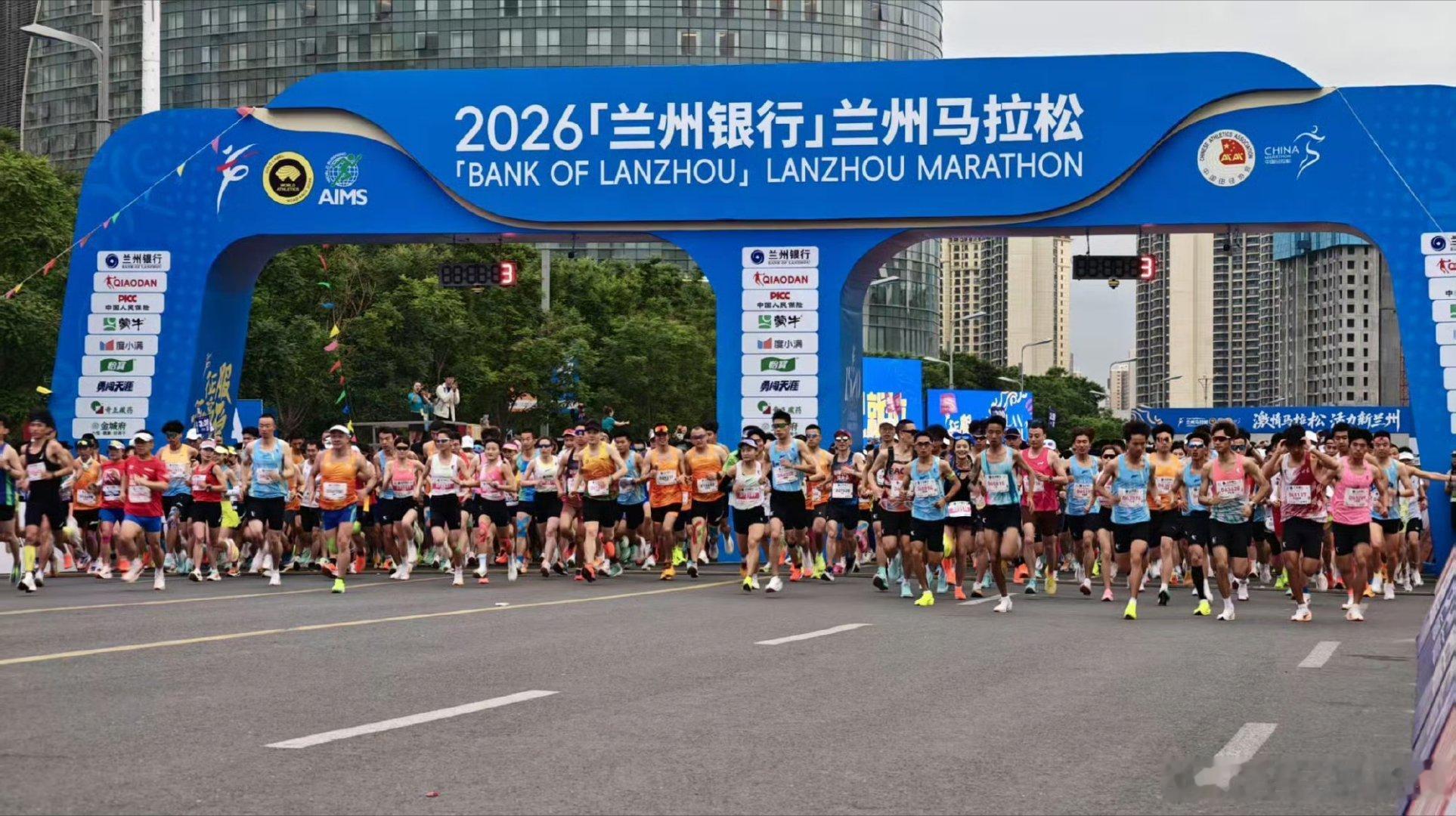 五月二十四日清晨，兰州醒了，你也出发了。 从起点到终点，荣耀600全程记录你的节