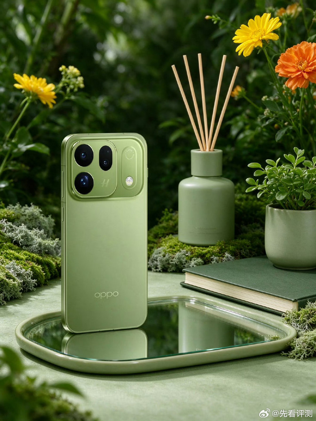 OPPO Find X10 新出了个『森绿』配色，大家觉得怎么样？最近新机挺多都