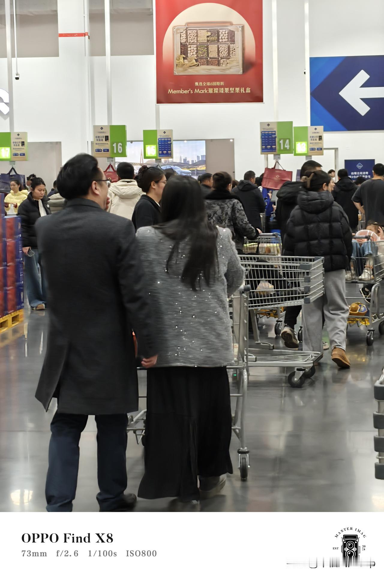 一个县级市的山姆会员店，开业2个月，到了周末，依然人山人海，依托于自己环城高架快