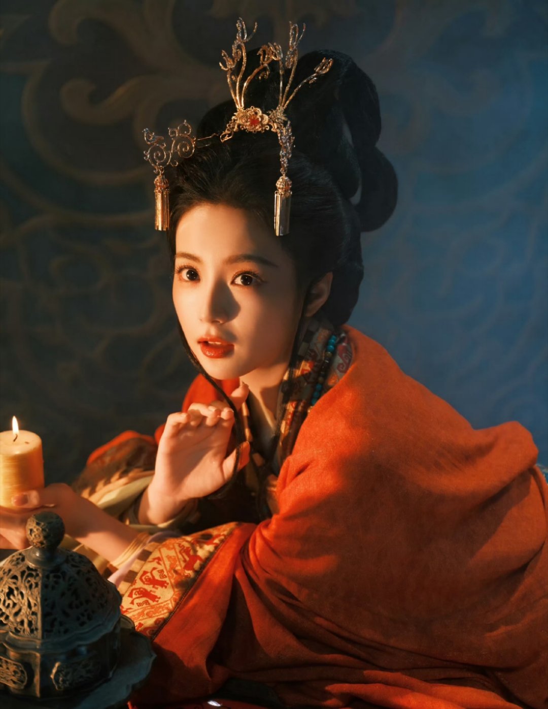 张雅钦女帝！你是古装的神我太爱了美的像是从古画里走出来的！ 