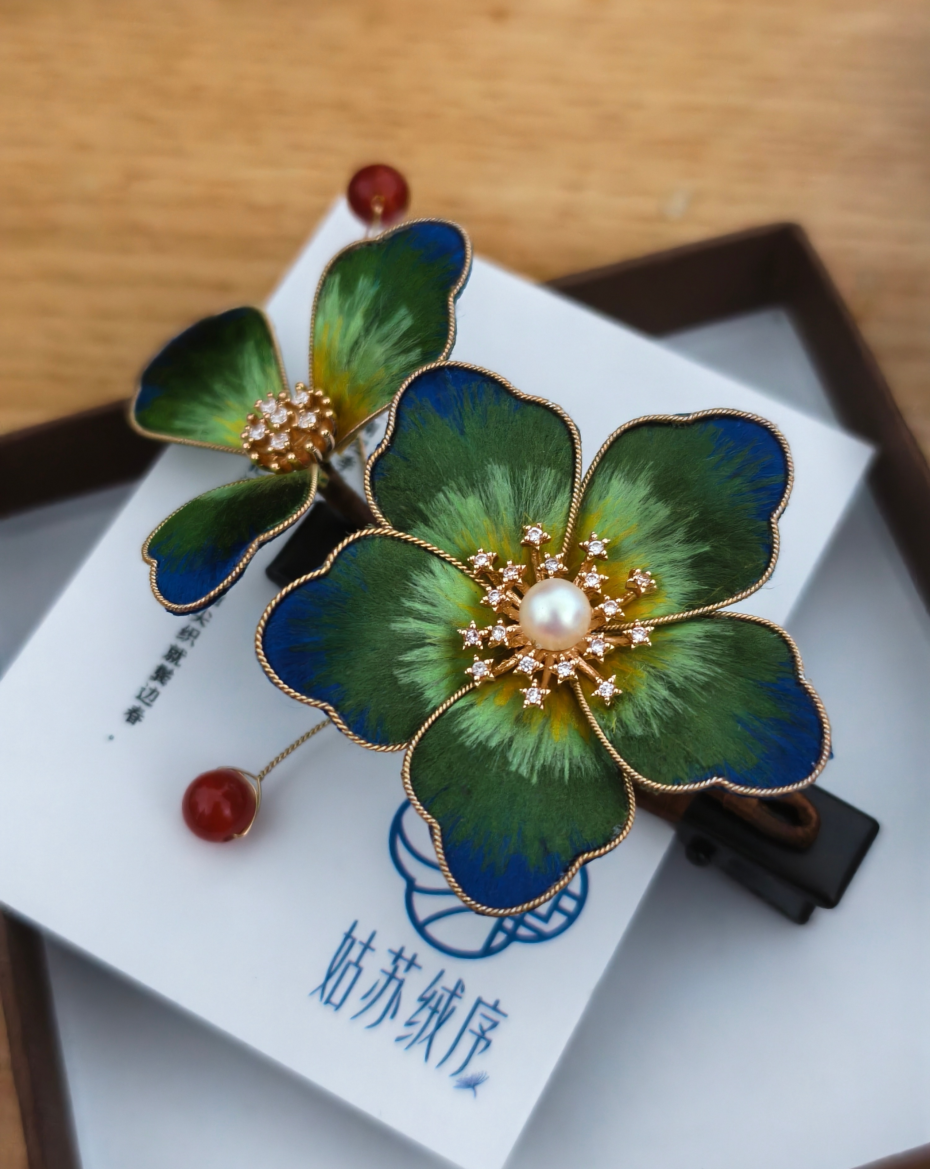 隋姐同款绒花发夹get✓ 