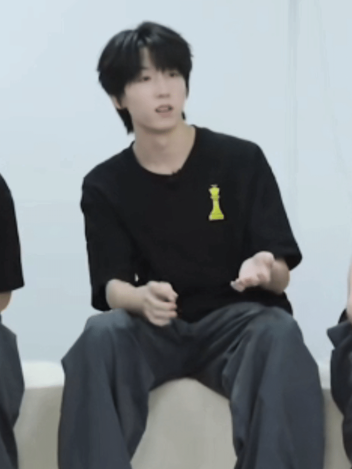小文文拍蚊子 