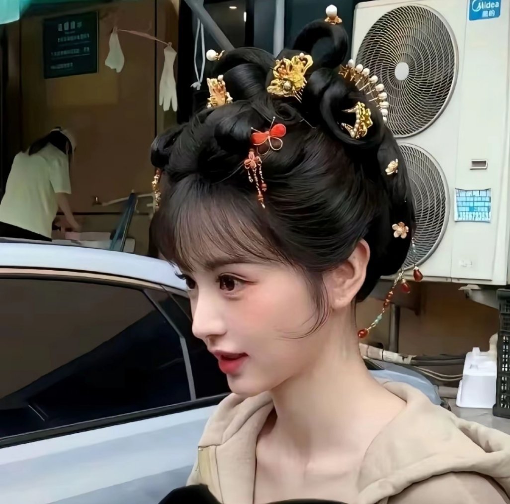 【田曦薇】这完全是布偶猫侧脸吧🙀     cr·小曦一点. 