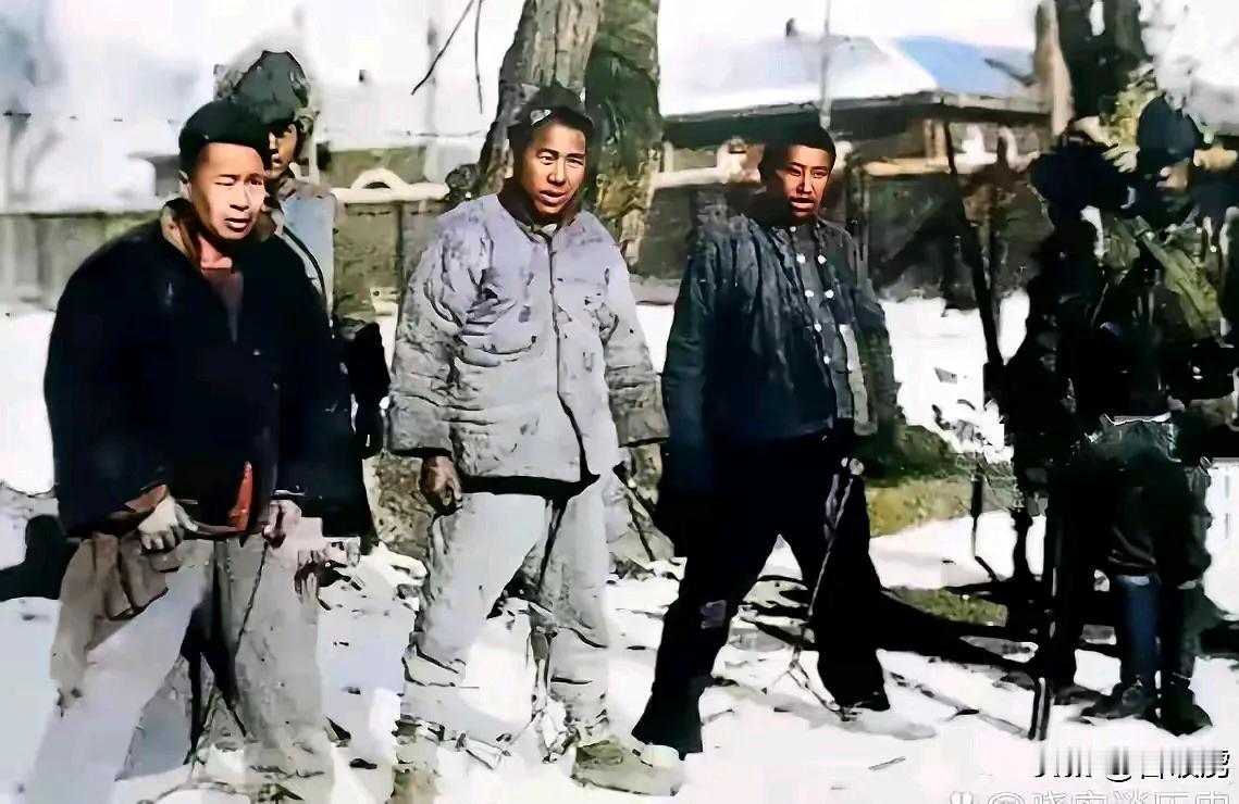 大家注意看，这才是真正的抗联战士，他们的大无畏精神值得我们所有人敬仰！
冰天雪地