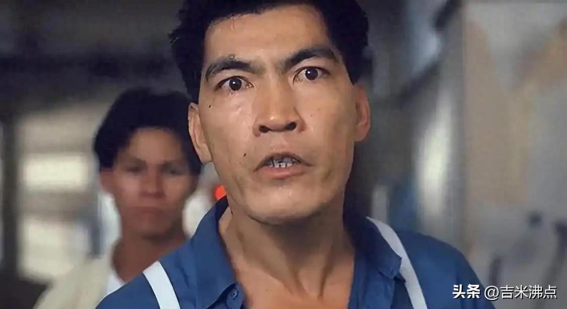 成奎安走了十五年，家里人越分越散，当年那张脸现在没人敢直视了。
2026年春天，