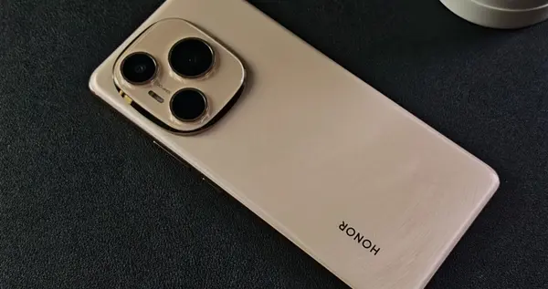 荣耀激进！3款10000mAh手机已在路上：充电宝要被淘汰了