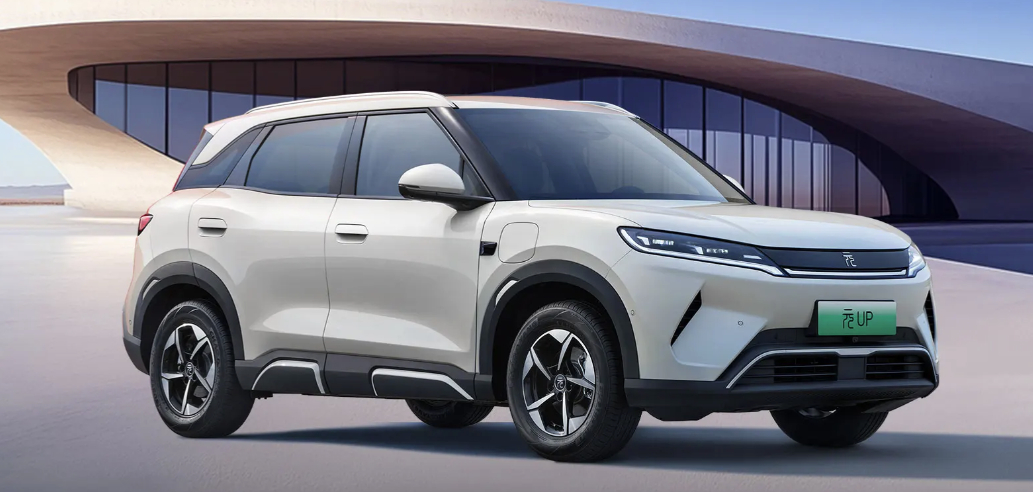 2月车市冷热不均，比亚迪销量19万辆，海外首超国内达10万辆；上汽26.9万辆、